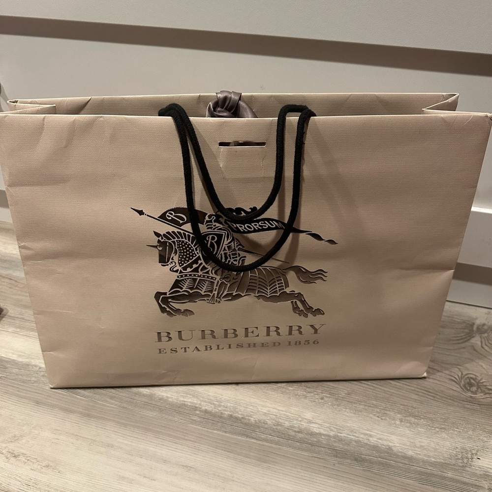 Medium size Burberry shopping bag
